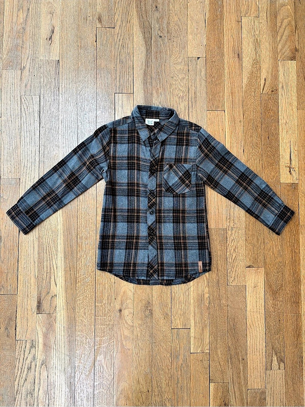 deux par deux Boys Size 6 Plaid Button Down Shirt